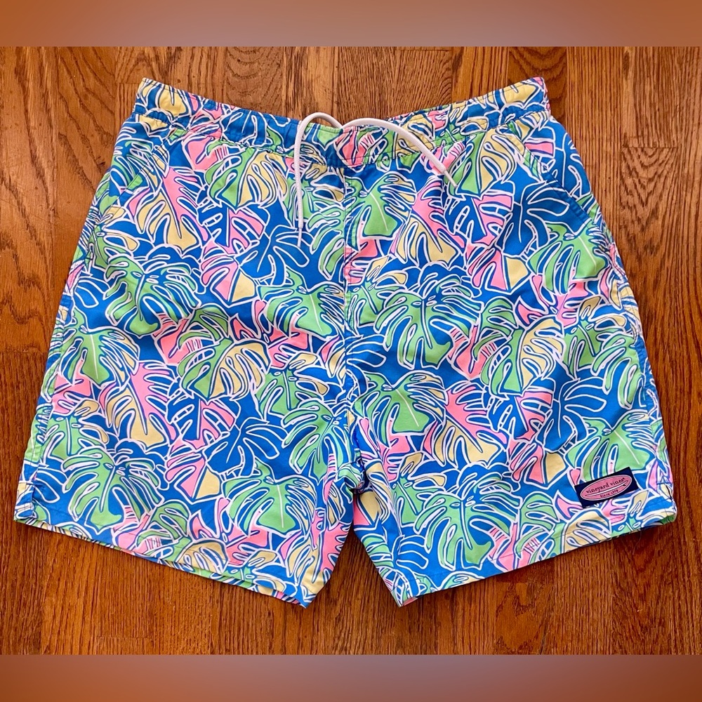 Men’s Vineyard Vines swim trunks